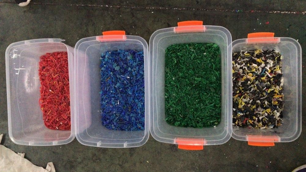 Selezionatore ottico di colore del CCD dei fiocchi di plastica del LDPE dell'HDPE dell'ABS dell'ANIMALE DOMESTICO del PE del PVC dei pp intelligente