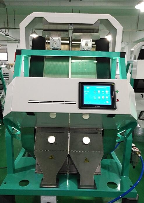 CCD RGB Rice Color Sorting Machine per l'accurata classificazione dei cereali/noci/fagioli