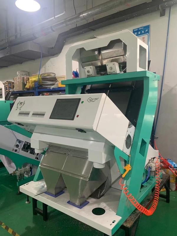 CCD RGB Rice Color Sorting Machine per l'accurata classificazione dei cereali/noci/fagioli