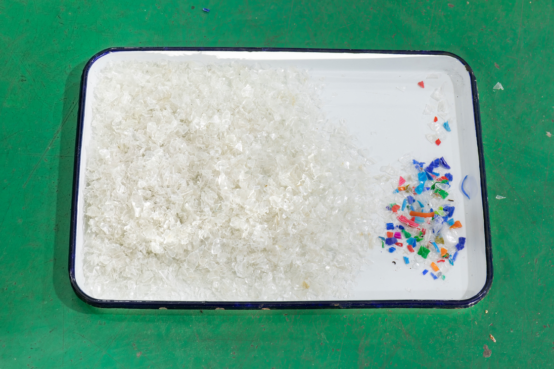 Macchina di selezione dei colori di fiocchi di plastica nera Intelligente CCD Color Sorter Alta efficienza Macchina di separazione dei colori per PVC PET
