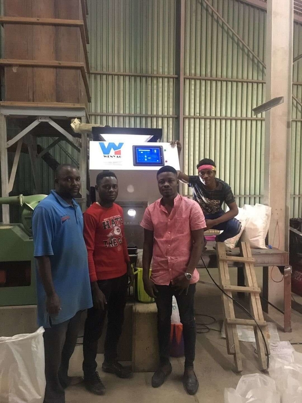 La noce di macadamia semina gli scivoli di Bean Grain Color Sorting Machine 1 64 canali